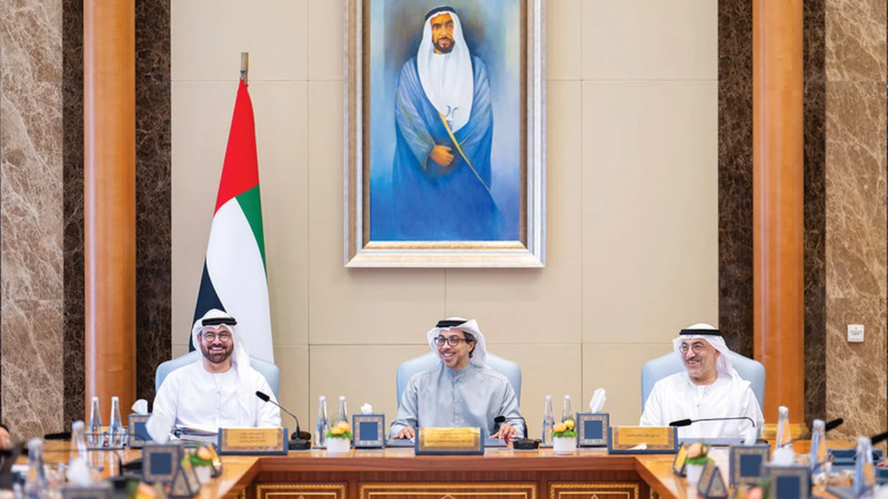 الذكاء الاصطناعي يعزز إنجازات الإمارات بقيادة منصور بن زايد